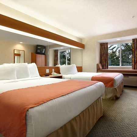 Microtel Inn & Suites By Wyndham Brunswick Chambre photo