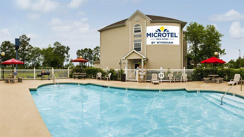Microtel Inn & Suites By Wyndham Brunswick Extérieur photo
