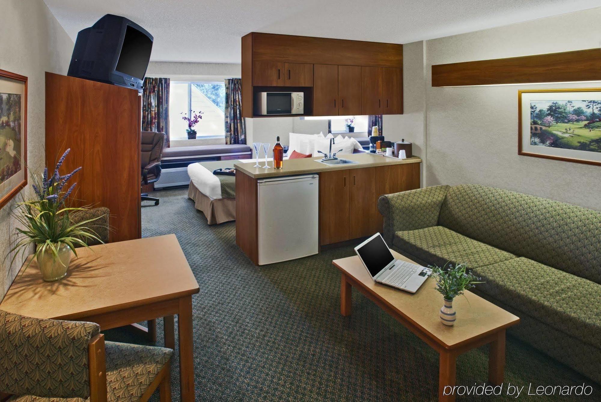 Microtel Inn & Suites By Wyndham Brunswick Chambre photo