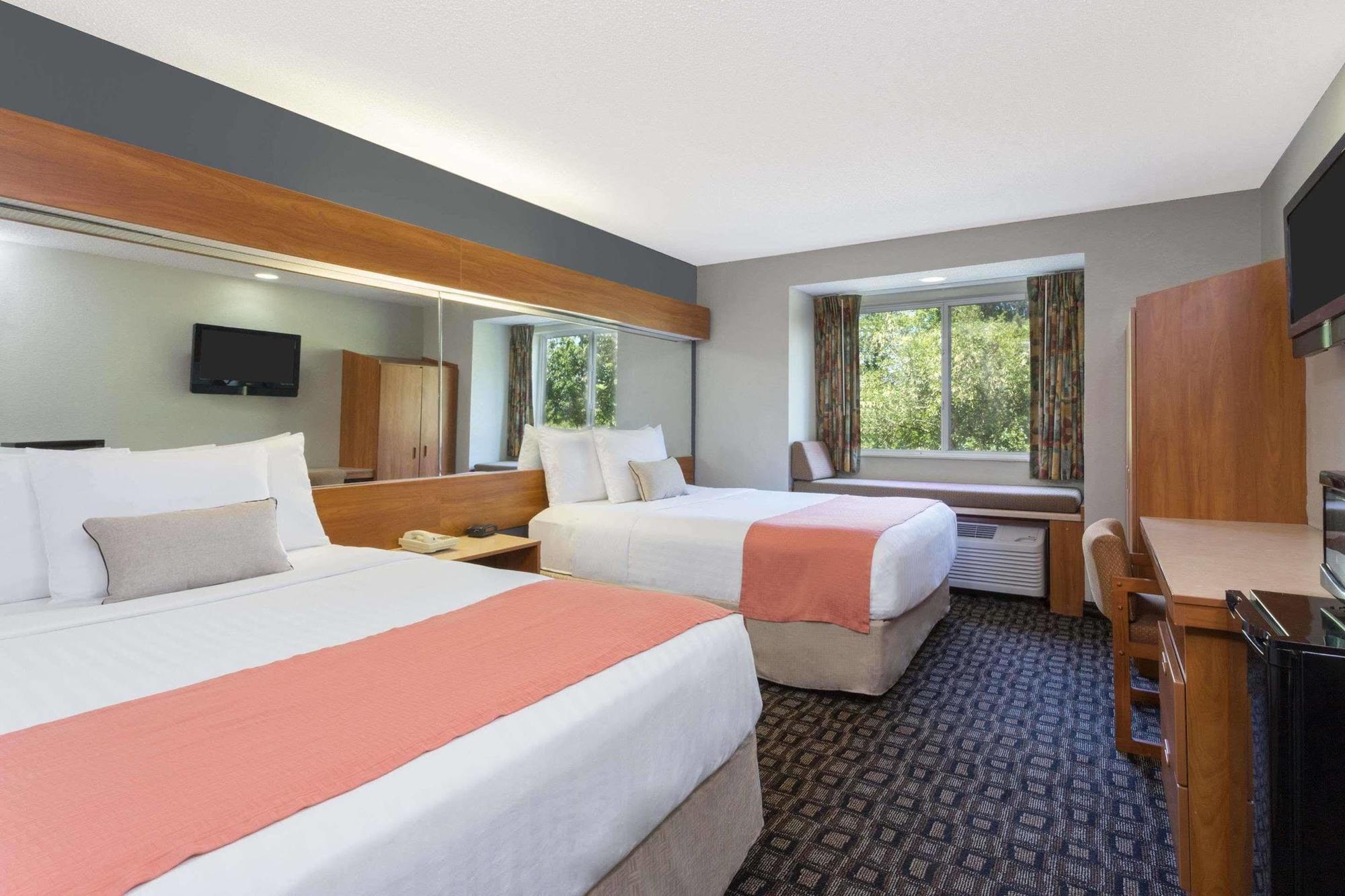 Microtel Inn & Suites By Wyndham Brunswick Extérieur photo
