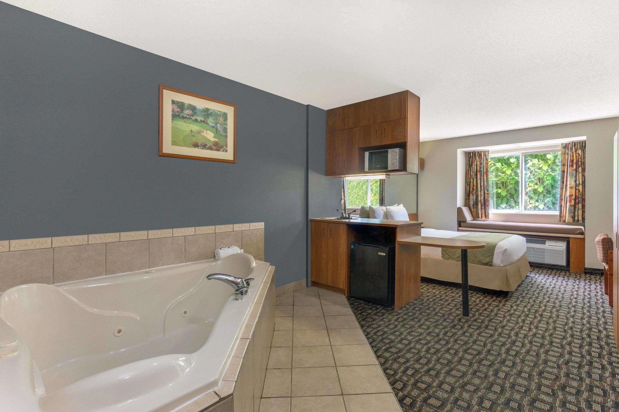 Microtel Inn & Suites By Wyndham Brunswick Extérieur photo