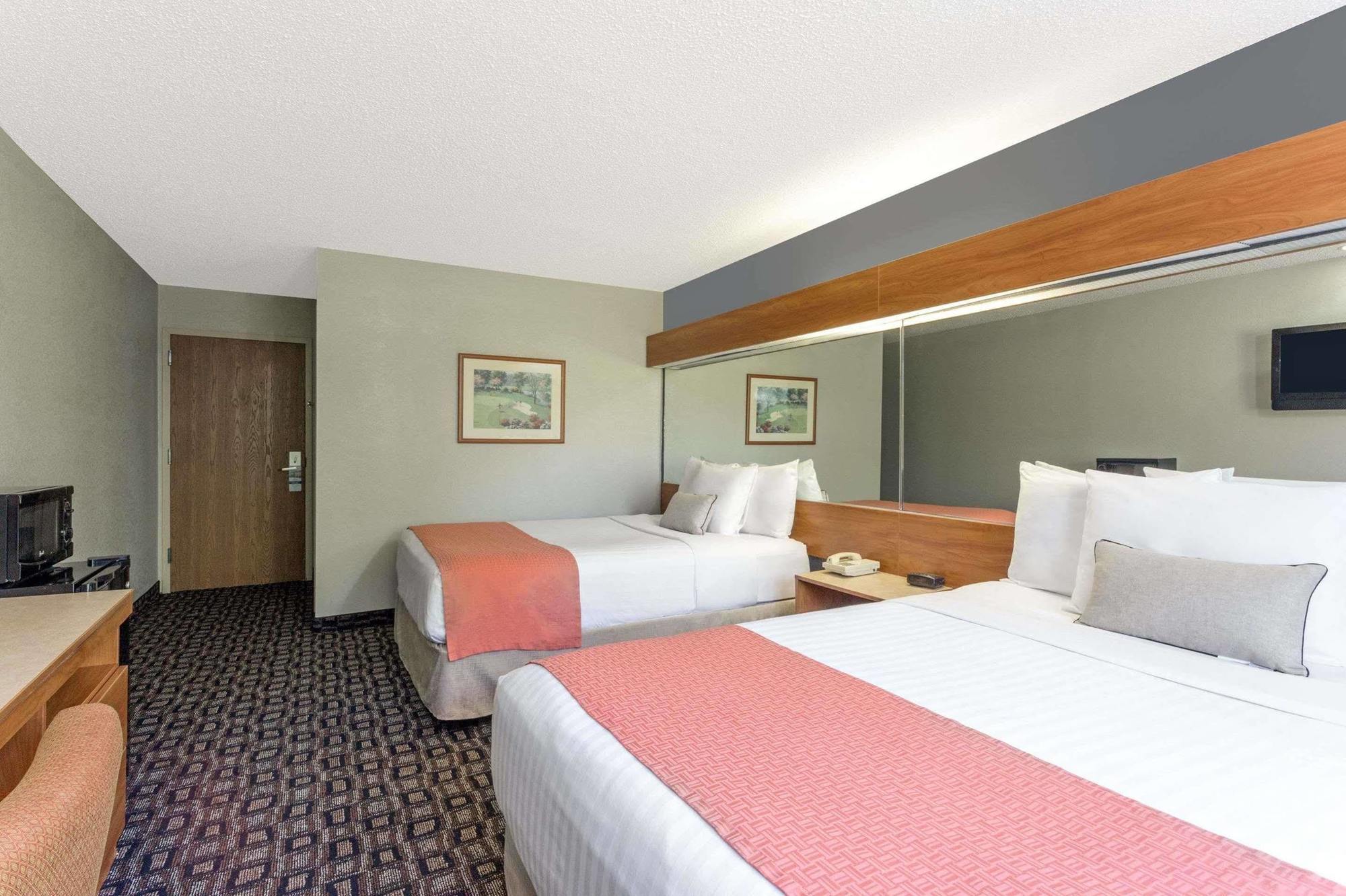 Microtel Inn & Suites By Wyndham Brunswick Extérieur photo