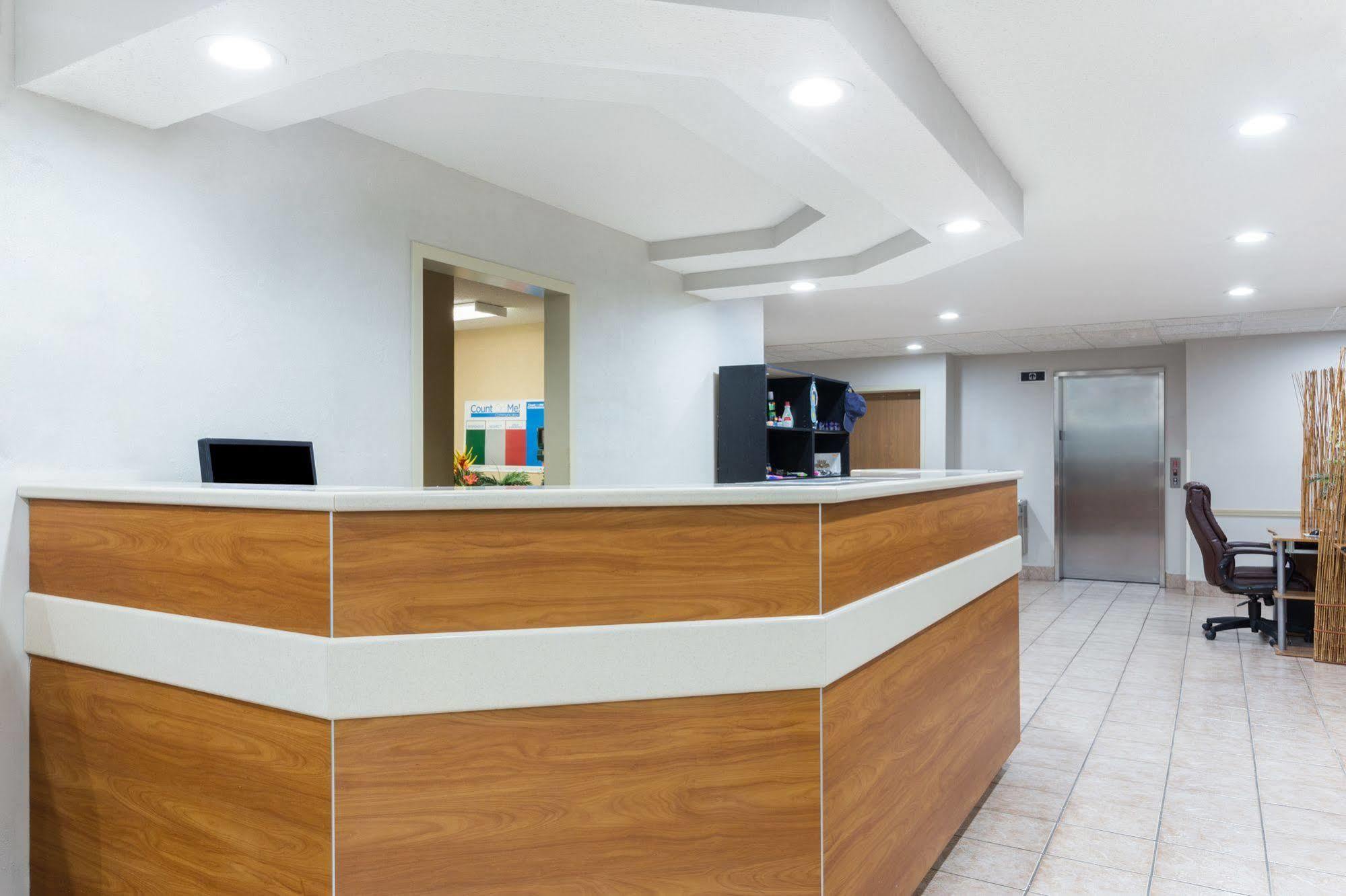 Microtel Inn & Suites By Wyndham Brunswick Extérieur photo
